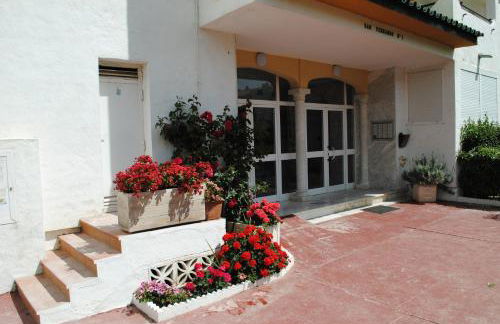 Apartamentos Laguna Beach - Photo 21