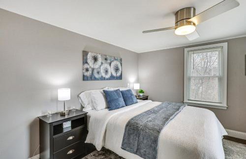 Modern Terryville Cottage with Deck and Lake View! - Foto 17