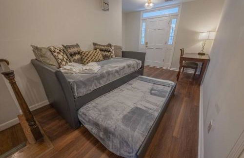 Large Luxury House, King Beds and More, Hot Tub, Theater, Fireplace, Game Room, Ping-pong, Pool Table, Air Hockey, Arcade, River, Big Kitchen, Nice Porch, Quiet, Good for Families and Large Groups, Near UGA Golf Course, Close to UGA & Stanford Stadium - Photo 17