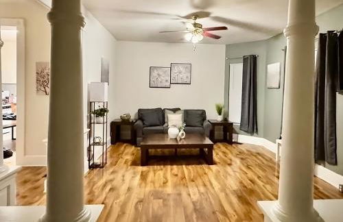 Downtown 1BR Stay Walk to Cafes & Parks - Foto 2