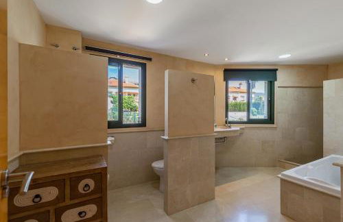 Tranquil 2 bed villa with private pool + sea view! - Foto 15