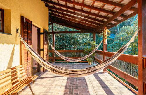 Refúgio e diversão para FAMÍLIAS a 60 min de SP - Piscina, Churrasqueira, wifi 300Mbps - PETFRIENDLY - Foto 21