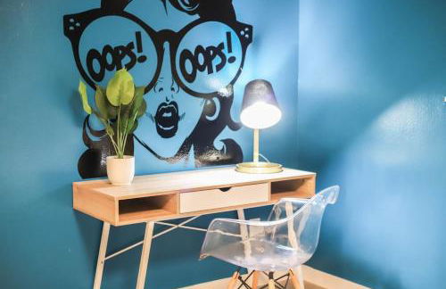 Pop Art Oasis with Karaoke Mini Golf Hot Tub and Pool - Photo 24