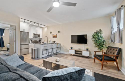 King Bed Suite With Free Parking, Step Free Access - Foto 6