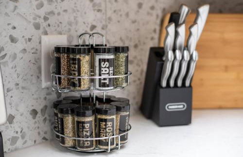 Beautiful 6 bed 3 bath home in quiet neighborhood - Foto 12