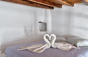 Lindo House - Photo 2