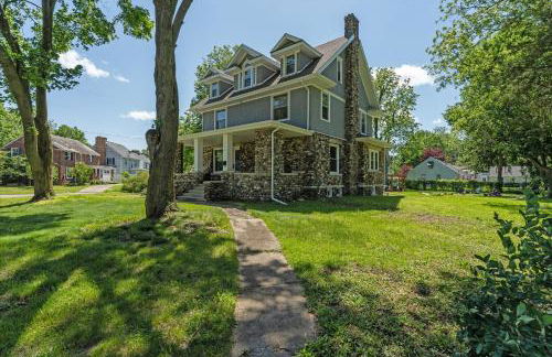 5bd Movie Theater - 7mins to UND - Backyard BBQ - Foto 67