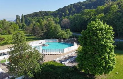 Old house by the stream - Photo 57