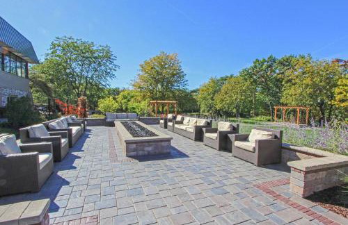 Modern Lake Geneva Condo with Year-Round Views - Foto 30