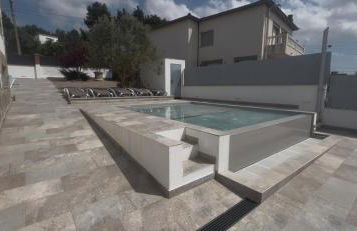 Villa Oasis entre Viñedos cerca de Barcelona con A A y piscina climatizada - Foto 7