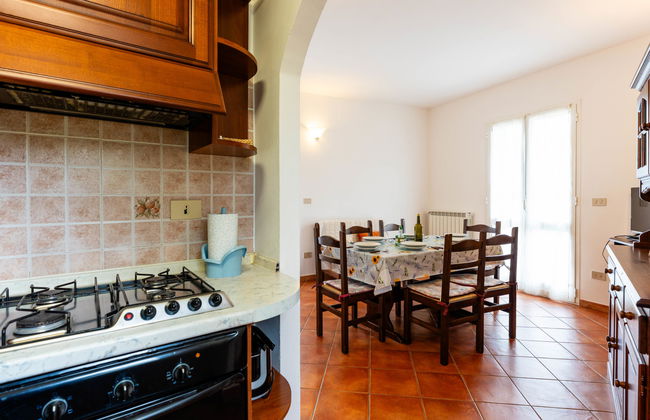 3 bedroom Apartment in Diano Castello with swimming pool and garden - Photo 3