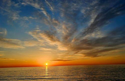 Tree-Top Lake-Front Cottage - Foto 43