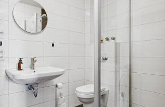 Groß, modern, vollausgestattet, gemütlich mit Küche und Parkplatz für Urlaub oder Business - Foto 22