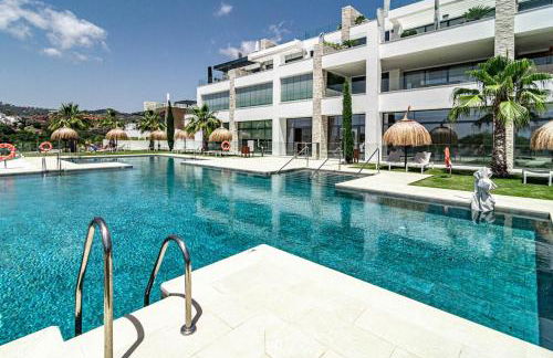 CAH - Large terrace indoor pool and gym - Photo 52