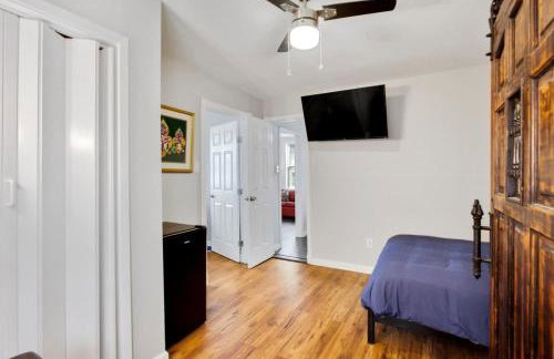 Captivating Conti Hideaway- Mid-City Perfection - Foto 12