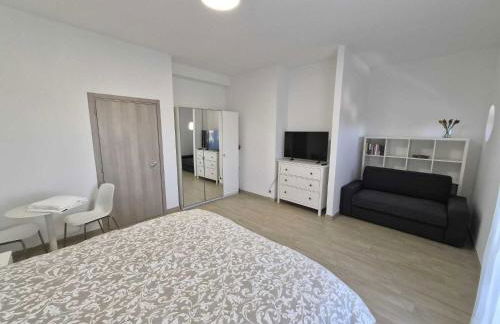 CHECK-INGANNI, sopra la metropolitana fianco CDI - Foto 19