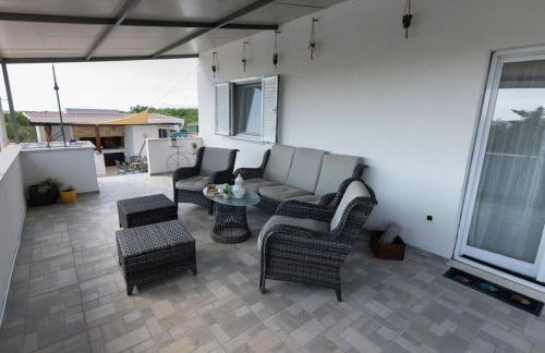 Kuća za odmor M&J s grijanim bazenom - Photo 13