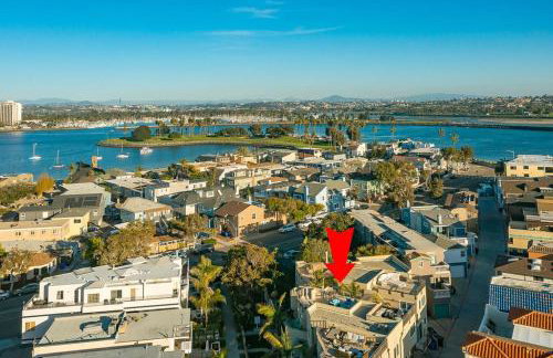 Stunning South Mission Home with Private Rooftop & Ocean Views! - Foto 33