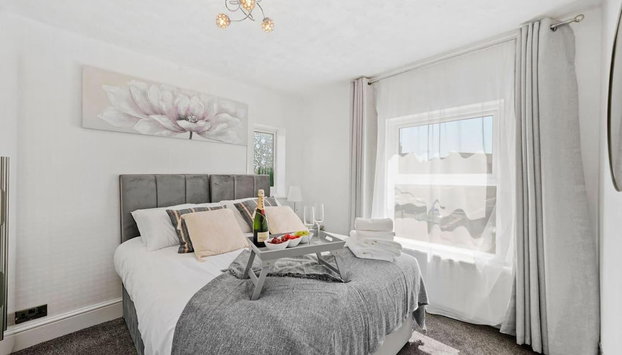 Home In Bletchley Milton Keynes, contractors favourite - Foto 2, Imagen principal