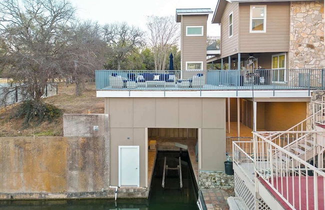Luxury on Lake LBJ With Hot Tub Firepit & Boat Slip - Foto 44