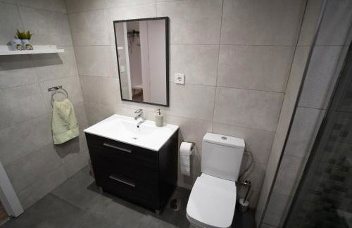 Cómodo piso cerca del Aeropuerto by beBalmy - Foto 21