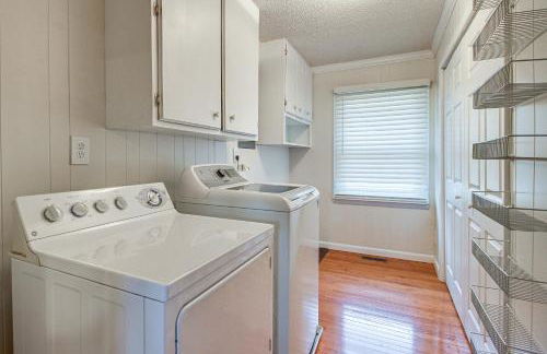 Spacious Fishing Getaway by Lake Guntersville! - Foto 23