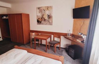 Doppelbett - Gästezimmer - 11min von Gießen 8,4km in Fernwald-Steinbach - Foto 12