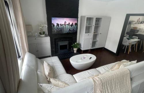 Slick Space for a Standish Stay - Photo 4