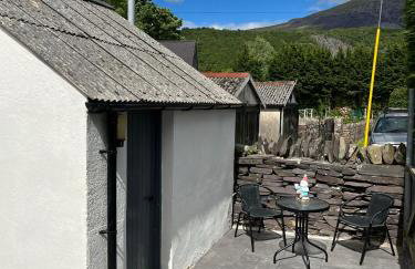 4-6 Guests in centre location with stunning views - Photo 36