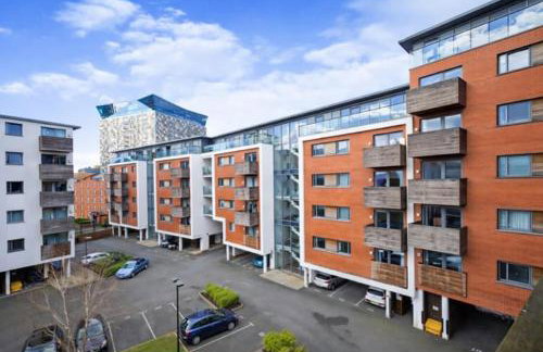 Stylish City Centre Apartment near The Cube - Photo 4