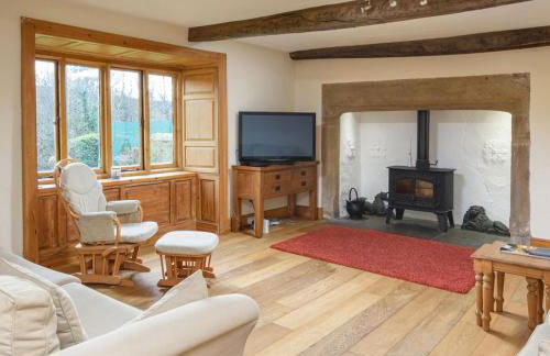 10 Bed Stunning House in village, with Hot Tub - Photo 67