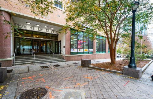 P8G Remodel 2BR/2BA downtown ATL-Parking & Balcony - Photo 43