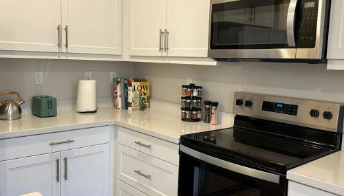 3 bed 3 Bath Gated Corner unit - Foto 4, stove, dishwasher