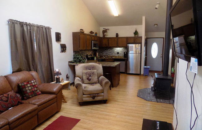 Alpine Gardens - Photo 1