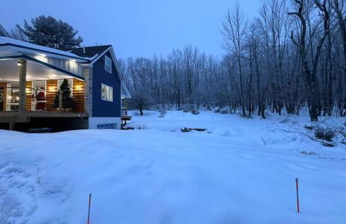 New Sunday River Ski Retreat with Hot Tub Spa - FirePit Sleeps 16 - Foto 53