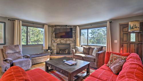 Luxe Updated Home with Grill and Hot Tub 4 Mi to RMNP - Foto 3