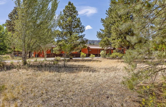 Spacious Canyon Peak Pine View Home Game Room Hot Tub - Photo 56
