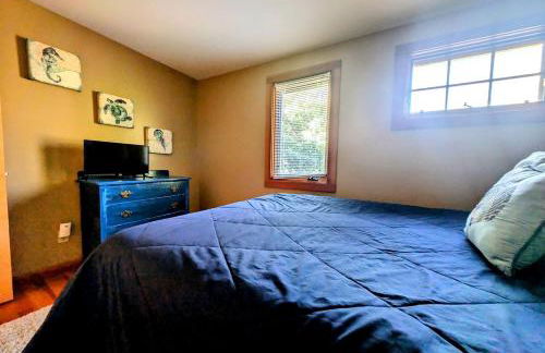 Charming Waterfront Sea Cottage with Private Beach near Bar Harbor, Hancock Maine - Photo 17