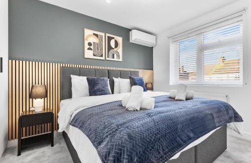 AC & Private Drive Stylish 4BR 5 Beds 8 Guests Wifi And Parking - Photo 26