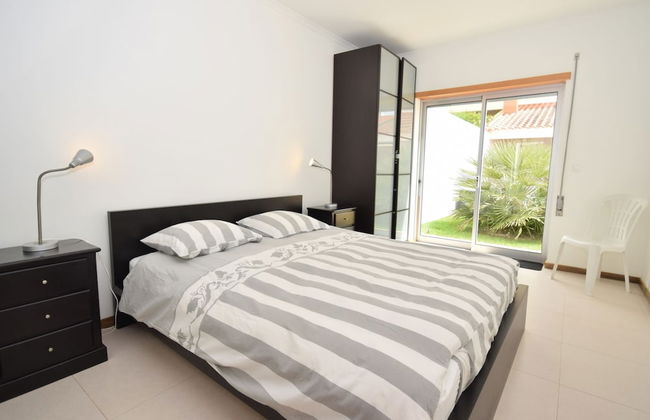 Modern Villa in Sao Martinho do Porto With Swimming Pool - Photo 7