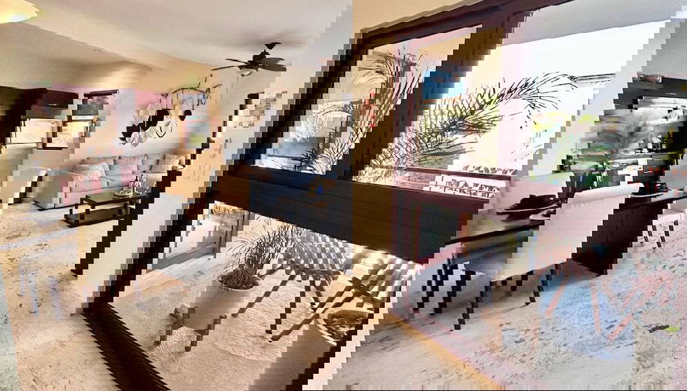 Entrada (vista interior)