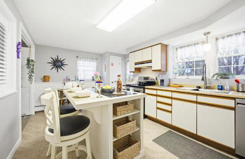 Ocean Breeze-8min Walk to Beach - Foto 10