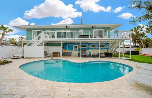 Home ON Key with pool, hot tub, putting green, arcade games, bike & mins to beach! - Foto 57