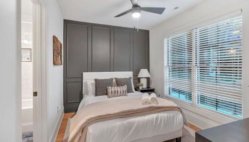 New 2 Luxe Townhomes with Rooftops Sleeps 24 - Foto 5