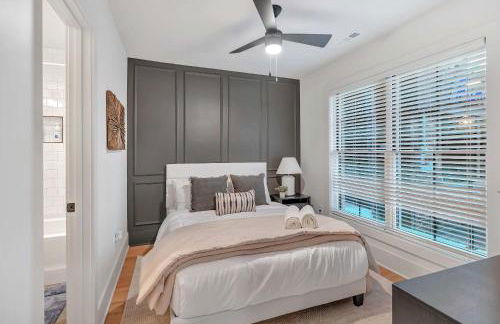 New 2 Luxe Townhomes with Rooftops Sleeps 24 - Foto 5