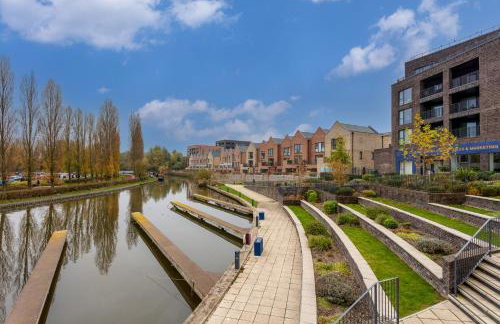 Penthouse Apartment - City Centre - Secure Parking, Balcony, Self-Check-In, Fast Wifi and Smart TV with Netflix by Yoko Property - Photo 34