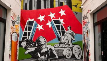 R8 Trabajo y Descanso Premium Junto a Metro Madrid - Photo 2