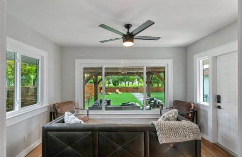 Historic Waterfront estate With Yard & Modern Kitchen - Foto 23