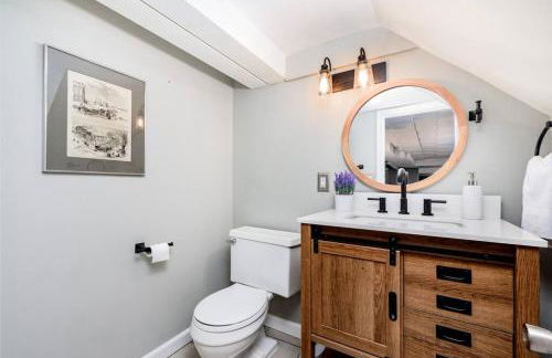 Cozy Family Cottage - Historic Top of The Hill - Foto 29