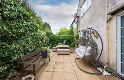 5 Bed Home with Private Parking - 25 Mins To Central London - Foto 15